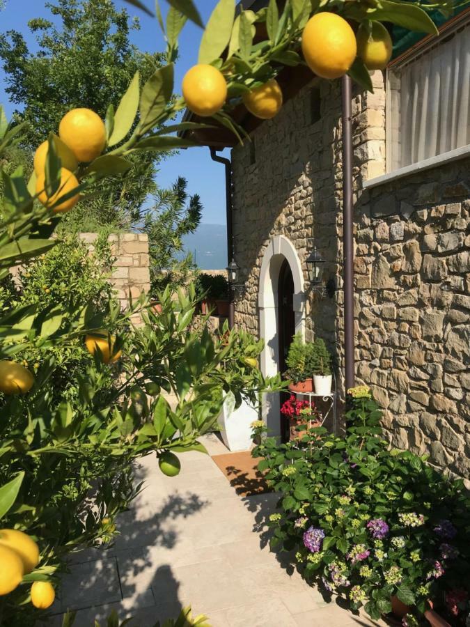 Bed and Breakfast La Cascata Negli Ulivi Toscolano-Maderno Exterior foto